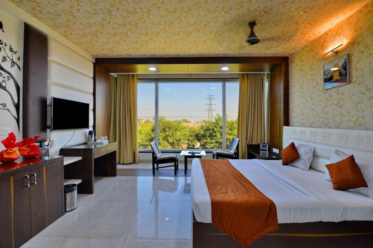 Hotel Tilak Bhopal Eksteriør billede