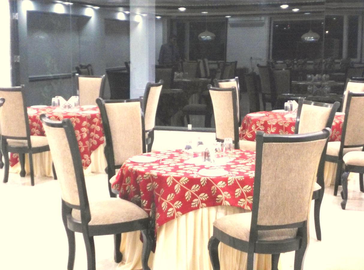 Hotel Tilak Bhopal Eksteriør billede